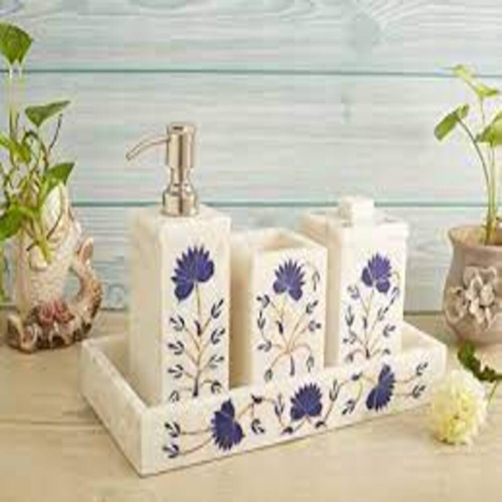 Soap dispensers & soap dishes